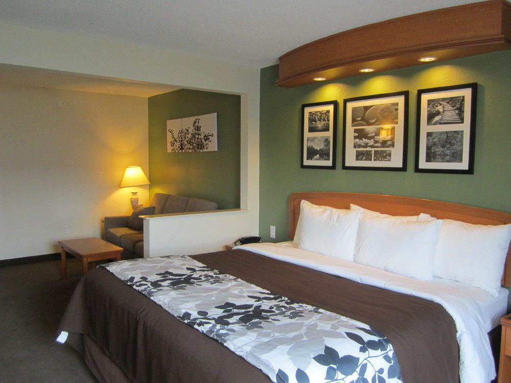 Clarion Pointe Albemarle Hotel Екстериор снимка
