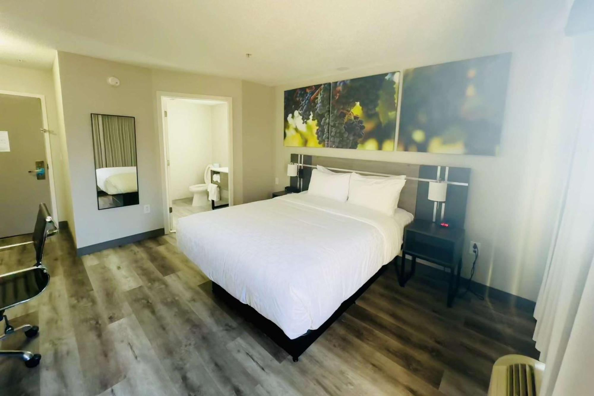 Clarion Pointe Albemarle Hotel Екстериор снимка