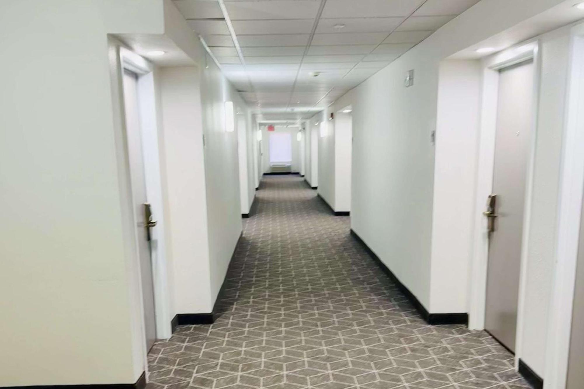 Clarion Pointe Albemarle Hotel Екстериор снимка