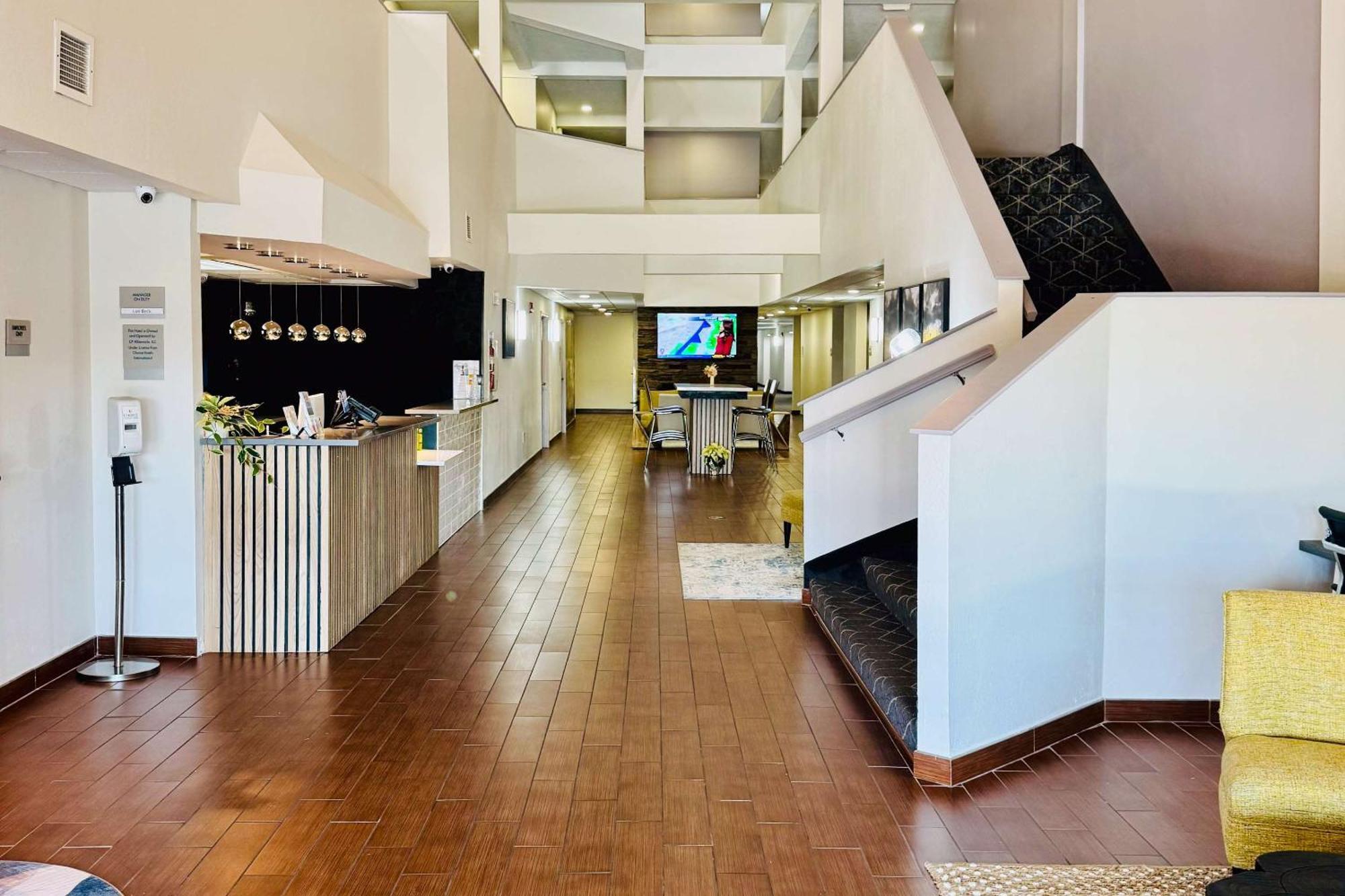 Clarion Pointe Albemarle Hotel Екстериор снимка