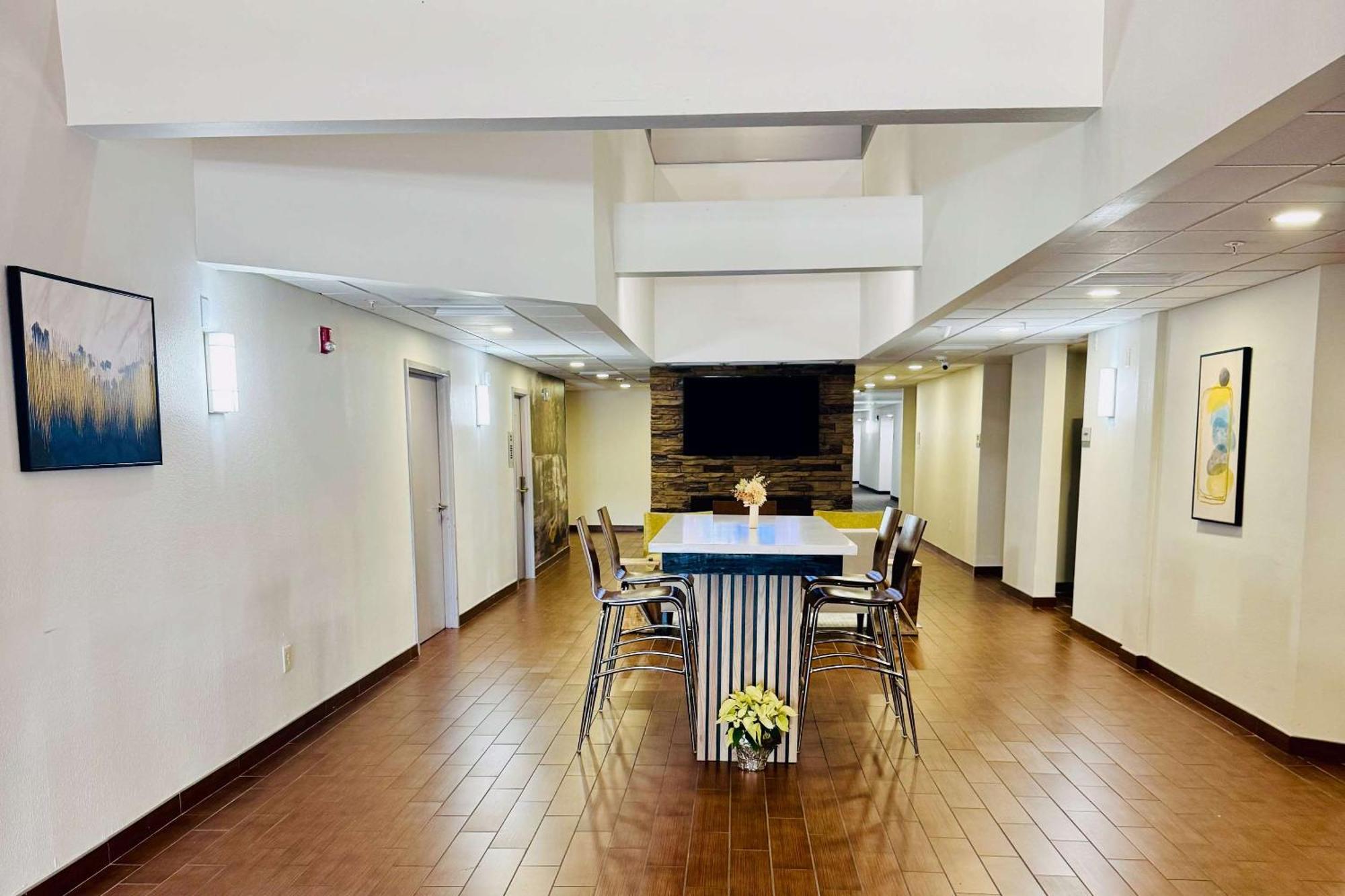 Clarion Pointe Albemarle Hotel Екстериор снимка