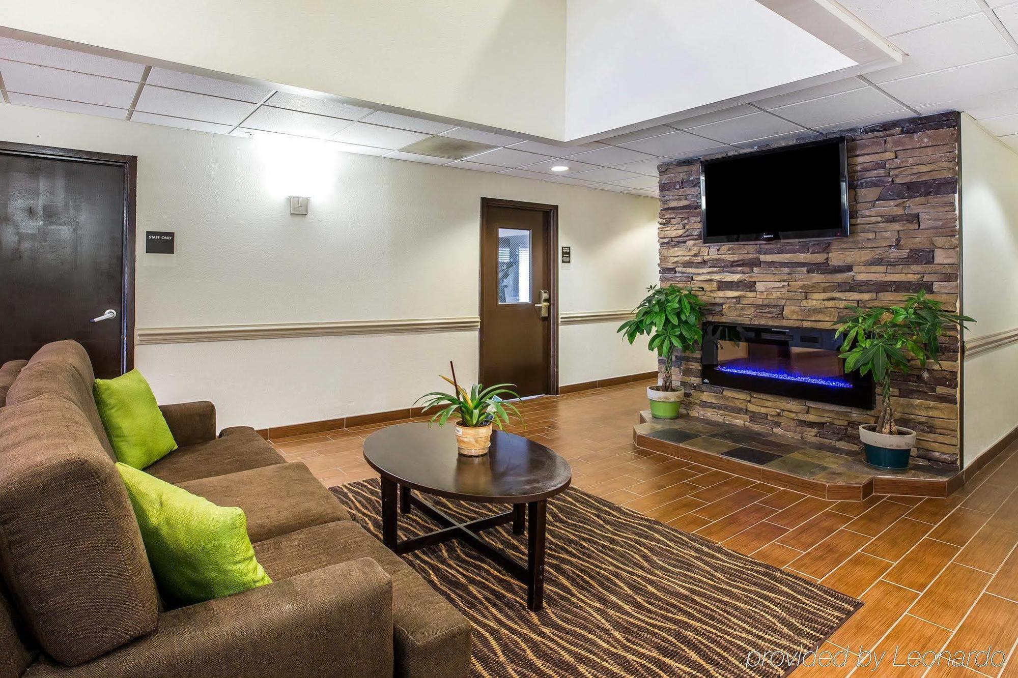 Clarion Pointe Albemarle Hotel Екстериор снимка