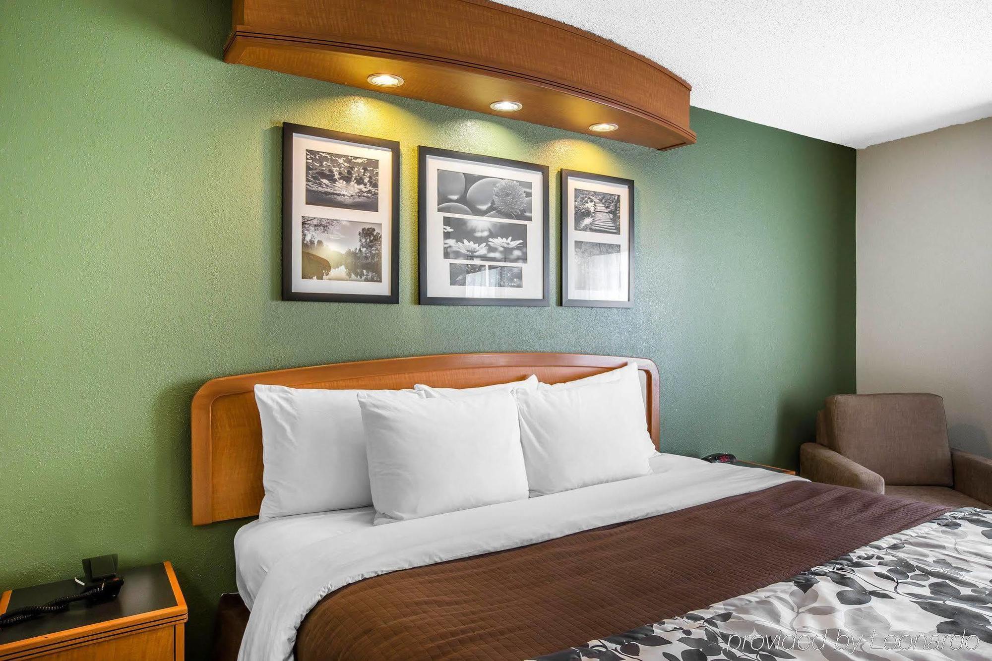 Clarion Pointe Albemarle Hotel Екстериор снимка